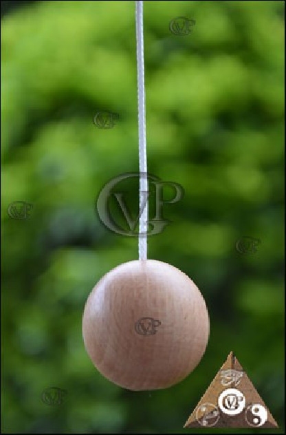 PENDULE BOULE EN BUIS (PEN033)
